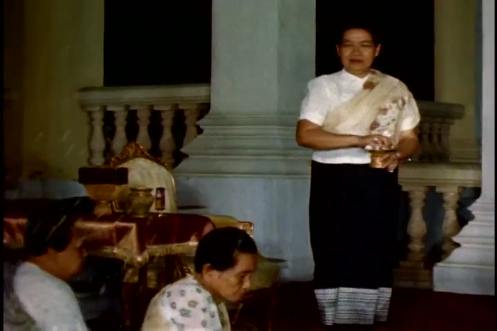 File:Sisowath Kossamak in the Royal Ballet of Cambodia film 1965.jpg